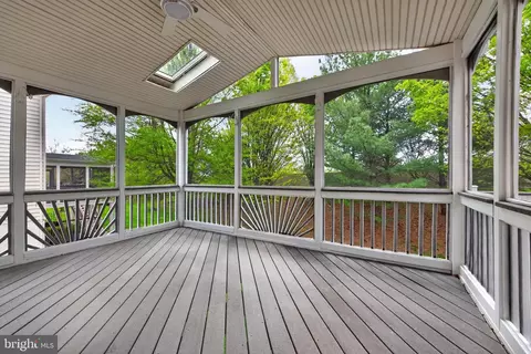Exterior - 43355 La Belle Pl, Ashburn, VA 20147 photo 2 of 10