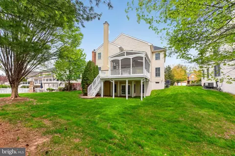 Exterior - 43355 La Belle Pl, Ashburn, VA 20147 photo 7 of 10