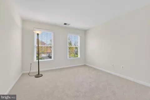Bedroom - 43355 La Belle Pl, Ashburn, VA 20147 photo 5 of 5