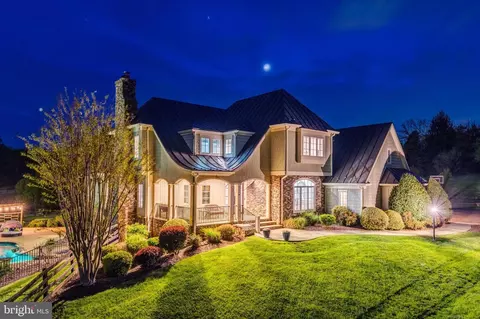 18969 Peale Ln, Leesburg, VA 20175
