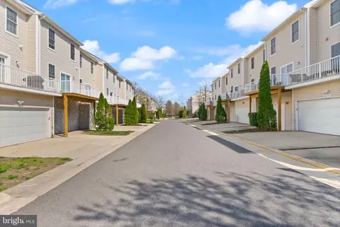 Exterior - 42760 Atchison Ter, Chantilly, VA 20152 photo 4 of 4