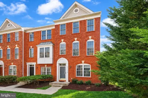 Exterior - 42760 Atchison Ter, Chantilly, VA 20152 photo 2 of 4