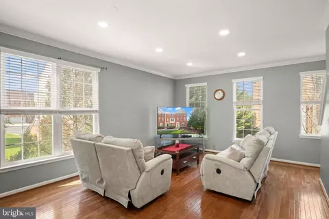 Living - 42760 Atchison Ter, Chantilly, VA 20152 photo 1 of 2