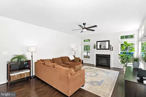 Living - 42839 Champney Ct, Broadlands, VA 20148 photo 3 of 3