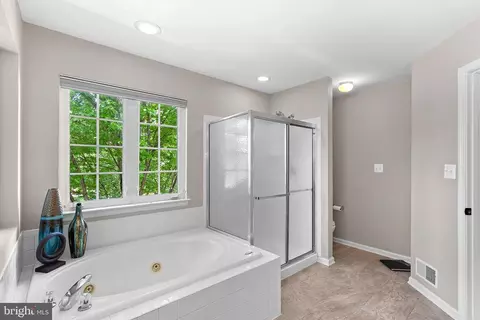 Bath - 42839 Champney Ct, Broadlands, VA 20148 photo 2 of 4