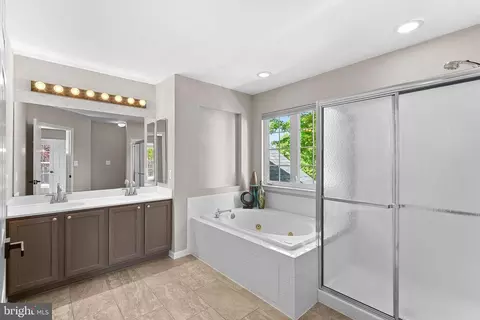 Bath - 42839 Champney Ct, Broadlands, VA 20148 photo 1 of 4