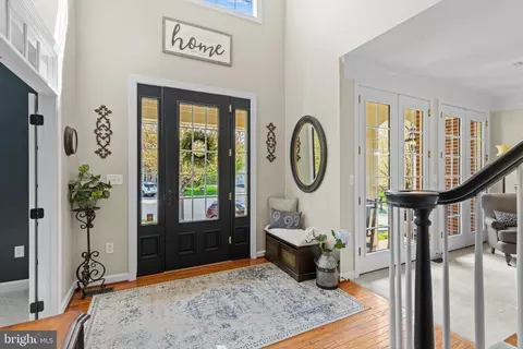 Entry Way - 25775 Tullow Pl, Chantilly, VA 20152 photo 1 of 16