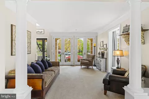 Entry Way - 25775 Tullow Pl, Chantilly, VA 20152 photo 4 of 16