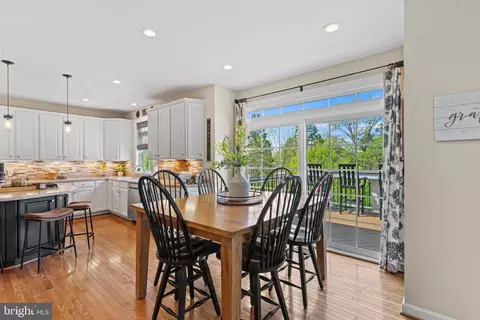 Dining - 25775 Tullow Pl, Chantilly, VA 20152 photo 1 of 4