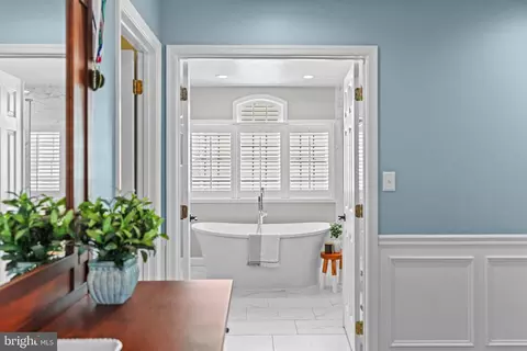 Entry Way - 25775 Tullow Pl, Chantilly, VA 20152 photo 6 of 16