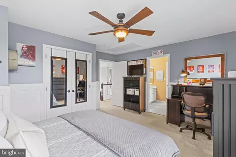 Bedroom - 25775 Tullow Pl, Chantilly, VA 20152 photo 3 of 5