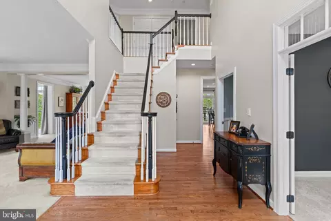 Entry Way - 25775 Tullow Pl, Chantilly, VA 20152 photo 2 of 16