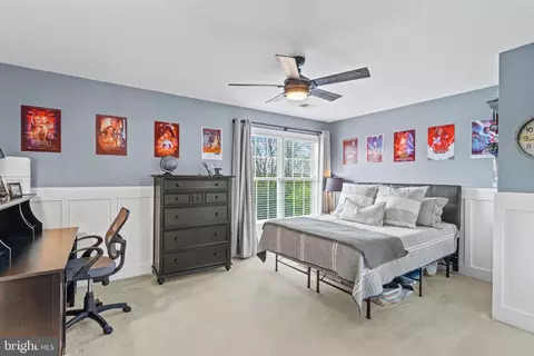 Bedroom - 25775 Tullow Pl, Chantilly, VA 20152 photo 2 of 5