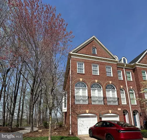 47772 Scotsborough Sq, Potomac Falls, VA 20165