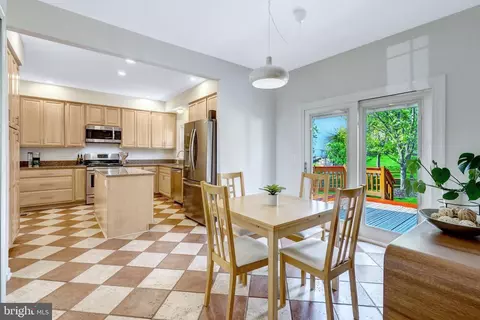 20799 Amberview Ct, Ashburn, VA 20147 photo 13