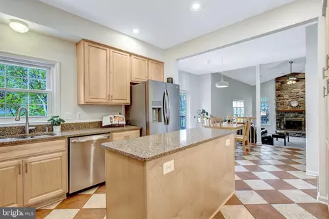 20799 Amberview Ct, Ashburn, VA 20147 photo 9