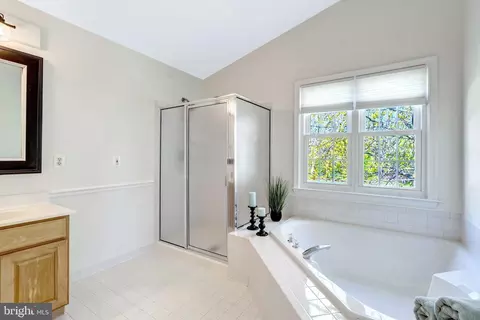 20799 Amberview Ct, Ashburn, VA 20147 photo 23