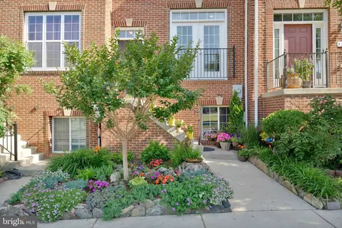 Exterior - 42746 Tunstall Ter, Ashburn, VA 20147 photo 4 of 13
