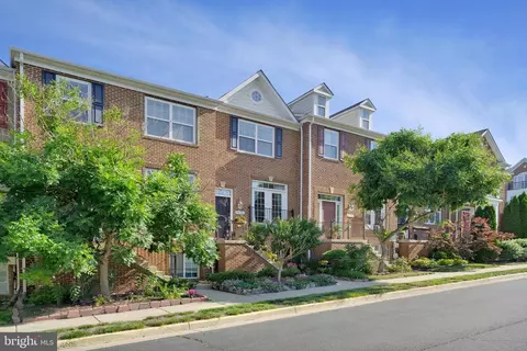 Exterior - 42746 Tunstall Ter, Ashburn, VA 20147 photo 2 of 13