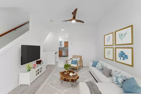 Living - 42746 Tunstall Ter, Ashburn, VA 20147 photo 3 of 6