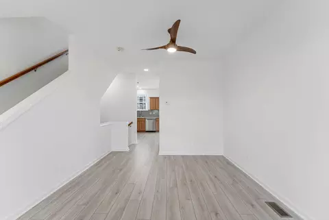 Living - 42746 Tunstall Ter, Ashburn, VA 20147 photo 6 of 6