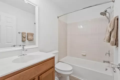 Bath - 42746 Tunstall Ter, Ashburn, VA 20147 photo 2 of 4