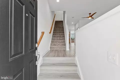 Entry Way - 42746 Tunstall Ter, Ashburn, VA 20147 photo 1 of 7