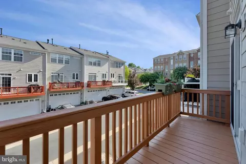 Exterior - 42746 Tunstall Ter, Ashburn, VA 20147 photo 6 of 13