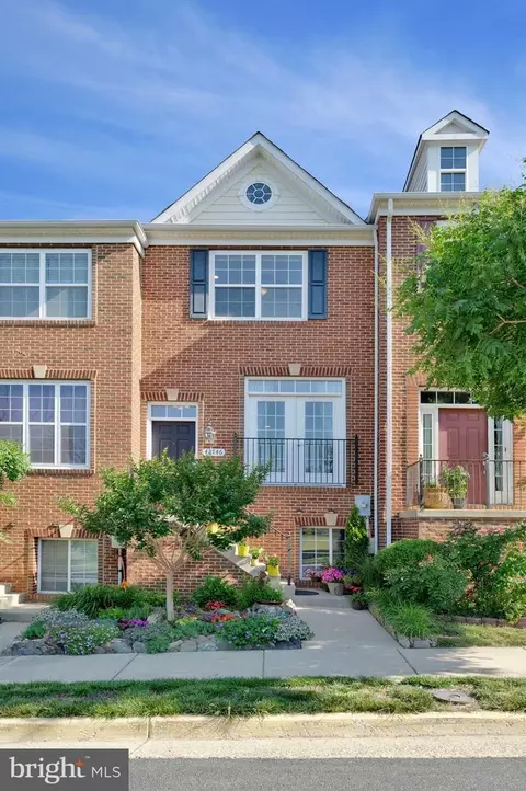 Exterior - 42746 Tunstall Ter, Ashburn, VA 20147 photo 11 of 13