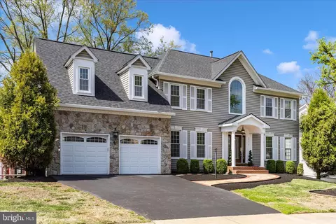 43518 Golden Meadow Cir, Ashburn, VA 20147