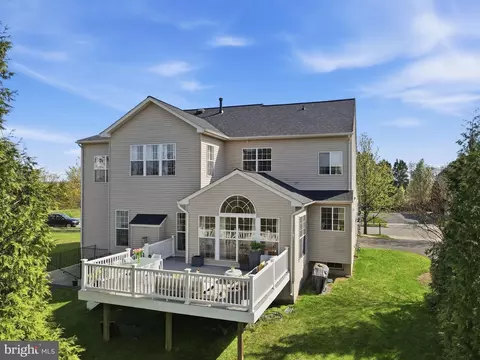 Exterior - 22320 Lost Branch Cir, Ashburn, VA 20148 photo 7 of 7