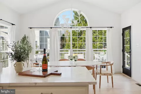 Dining - 22320 Lost Branch Cir, Ashburn, VA 20148 photo 4 of 6