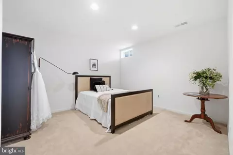 Bedroom - 22320 Lost Branch Cir, Ashburn, VA 20148 photo 8 of 9