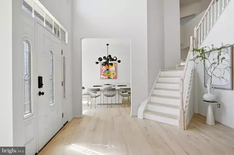 Entry Way - 22320 Lost Branch Cir, Ashburn, VA 20148 photo 3 of 10