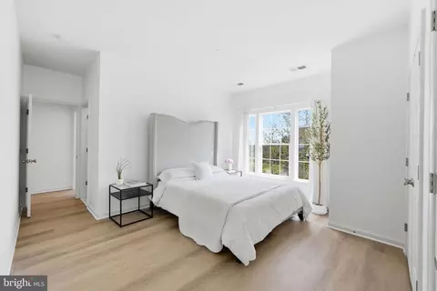 Bedroom - 22320 Lost Branch Cir, Ashburn, VA 20148 photo 4 of 9