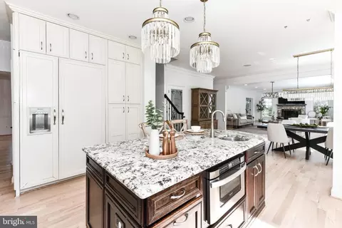 Kitchen - 19854 Annenberg Dr, Ashburn, VA 20147 photo 7 of 8