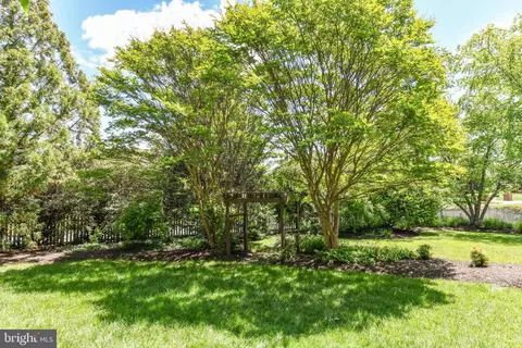 Exterior - 19854 Annenberg Dr, Ashburn, VA 20147 photo 5 of 20