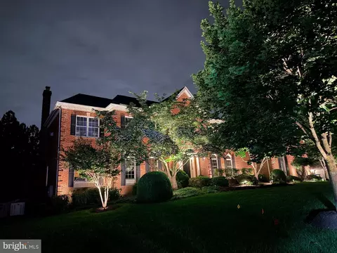 Exterior - 19854 Annenberg Dr, Ashburn, VA 20147 photo 2 of 20