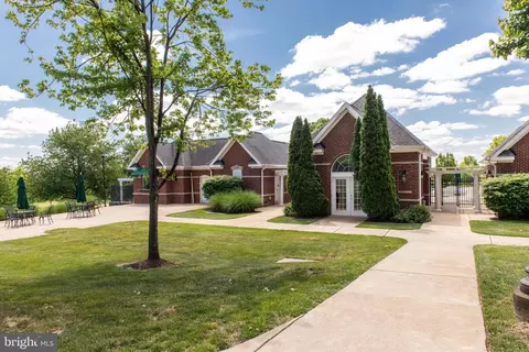Exterior - 19854 Annenberg Dr, Ashburn, VA 20147 photo 15 of 20