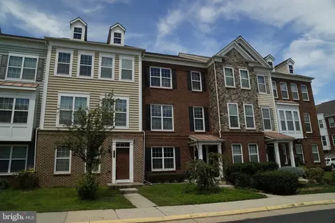 43610 Mckay Ter, Chantilly, VA 20152