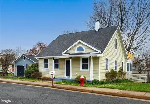 104 Pershing Ave NW, Leesburg, VA 20176