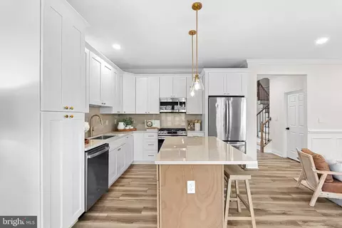 Kitchen - 21555 Trowbridge Sq, Ashburn, VA 20147 photo 3 of 4
