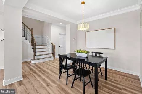 Entry Way - 21555 Trowbridge Sq, Ashburn, VA 20147 photo 2 of 4