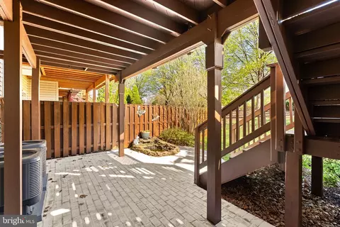 Exterior - 21555 Trowbridge Sq, Ashburn, VA 20147 photo 8 of 14