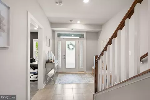 Entry Way - 22286 Foundation Dr, Ashburn, VA 20148 photo 2 of 7
