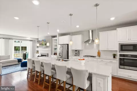 Kitchen - 22286 Foundation Dr, Ashburn, VA 20148 photo 4 of 4