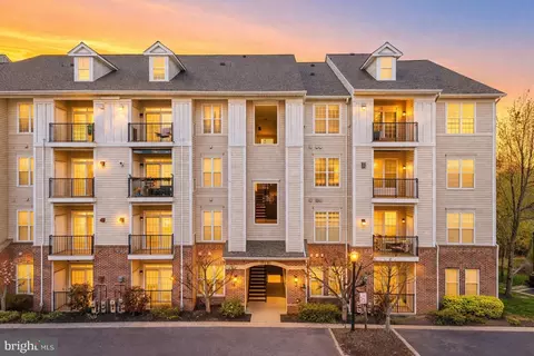 21191 Mcfadden Sq #407, Sterling, VA 20165