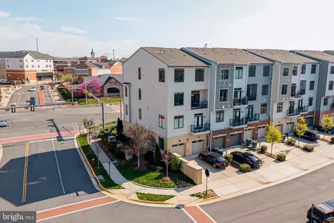 1400 Ribbon Limestone Ter SE #E-201, Leesburg, VA 20175