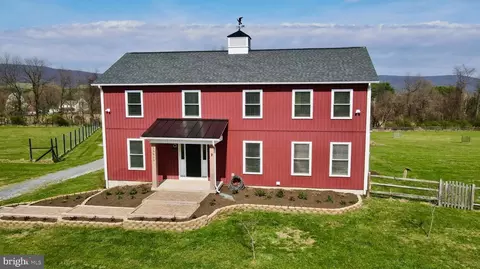 15615 Whispering Knoll Ct, Hillsboro, VA 20132