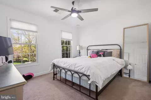 Bedroom - 22579 Forest Manor Dr, Ashburn, VA 20148 photo 7 of 10